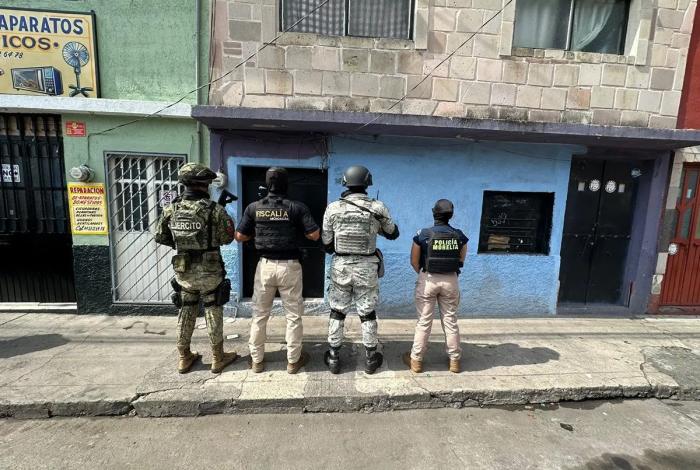 Más de 1,900 dosis de droga aseguradas en cateos de la FGE en Morelia; hay dos detenidos