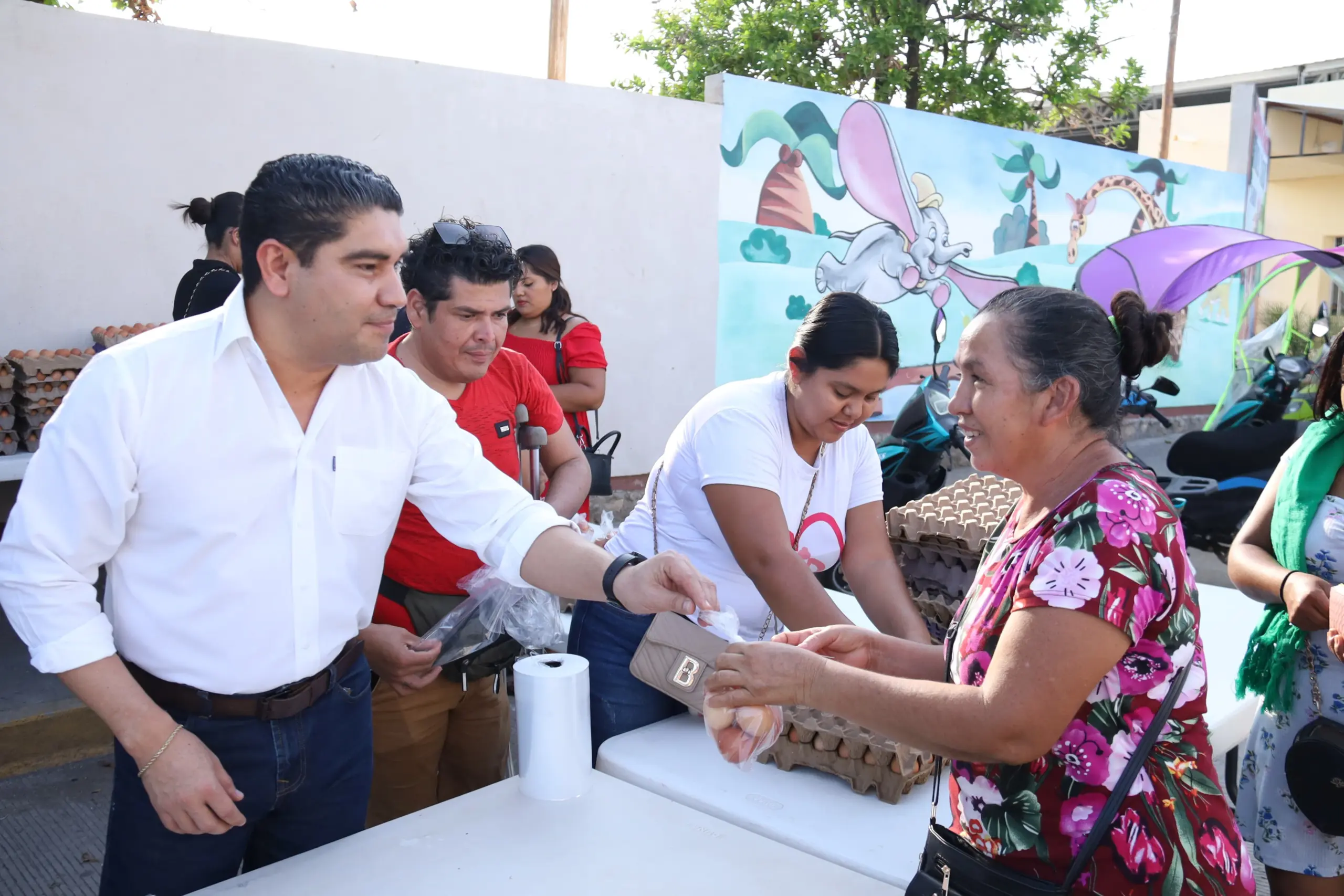 Más de 3000 mujeres reciben apoyo alimentario cada mes en Huetamo