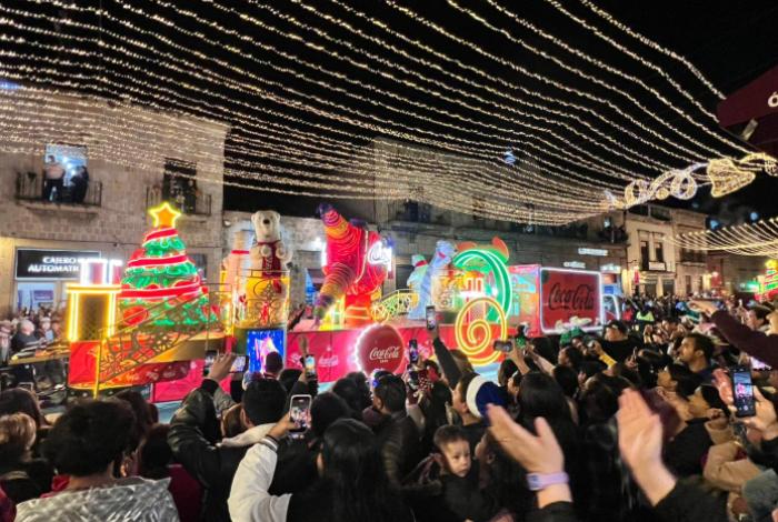 Más de 350 mil personas en la Caravana Coca-Cola superan récord de cualquier otro evento parecido