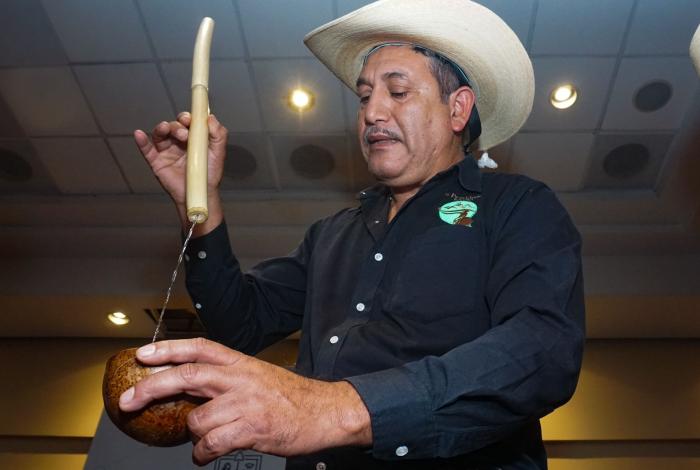 Más de 400 familias de Madero viven del mezcal