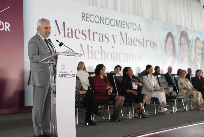 Más de 5 mil docentes pensionados reciben atención médica en el ISSSTE: Bedolla