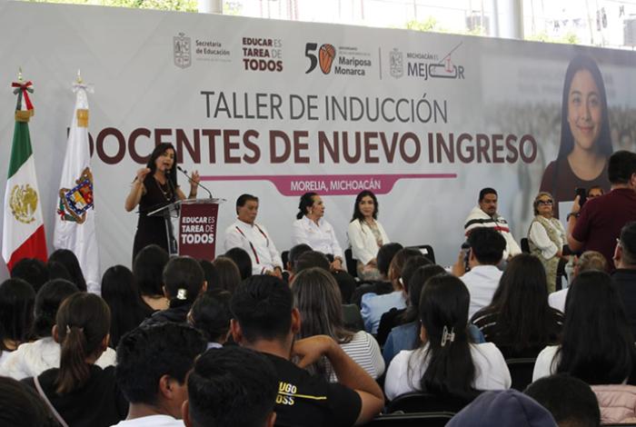 Más de 570 nuevos docentes se alistan para llegar a las aulas en Michoacán