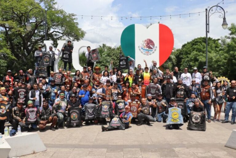 Más de mil 500 motociclistas hacen historia en Apatzingán con la Motofiesta por el 15 aniversario del MC Insurgentes, Fanny Arreola les dio bienvenida