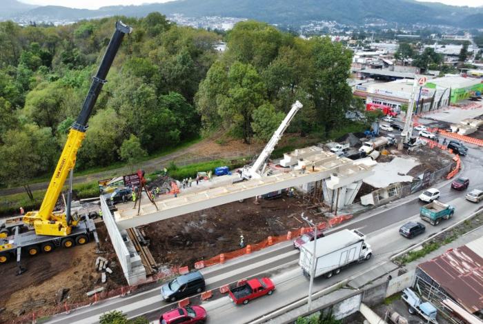 Megaobra del distribuidor vial La Hielera avanza con instalación de dos vigas de 30 toneladas: Bedolla