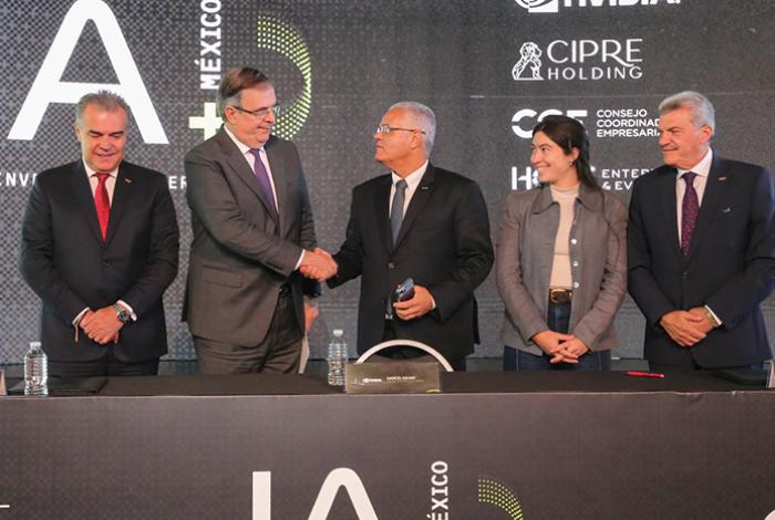 México anuncia su propio lenguaje de IA: "Nos apuramos o tendremos una desventaja muy grande"