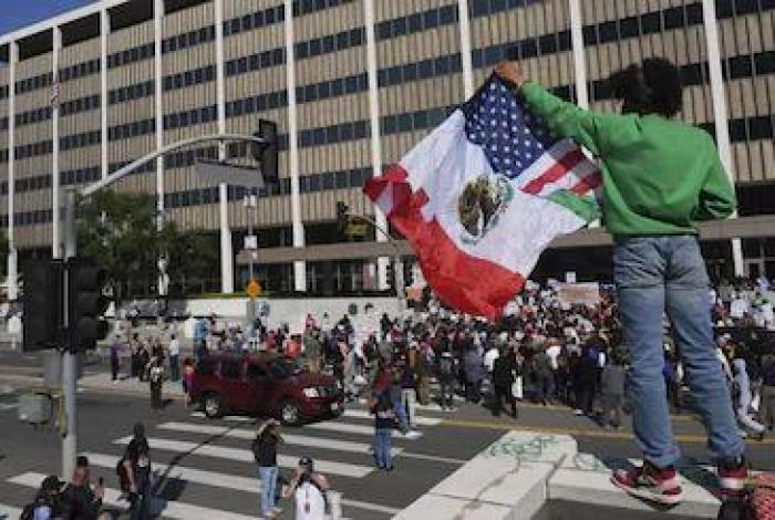 México levanta la voz tras redadas de migrantes en Los Ángeles