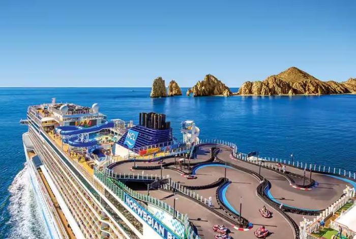 México recibió 5.6 millones de turistas en crucero en primer semestre de año, un 8.4 % más