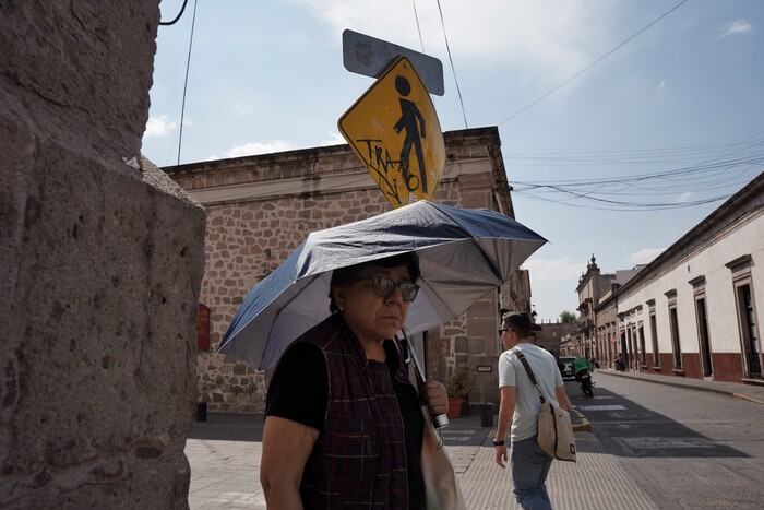 Michoacán abre la semana con calor de hasta 45°C