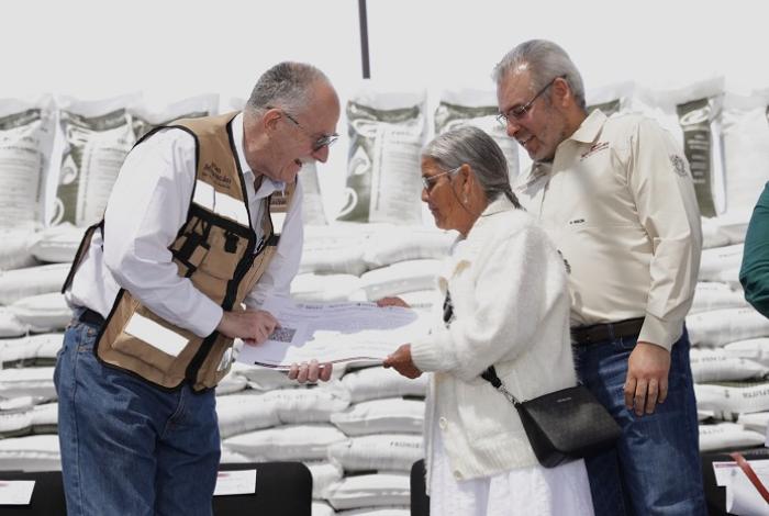 Michoacán arranca entrega de fertilizantes con inversión de 560 mdp y apoyo a más de 90 mil productores