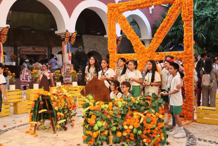 Michoacán cautiva en Xcaret por su tradición de Noche de Muertos