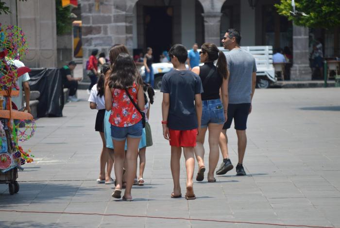 Michoacán inicia la semana aún con onda de calor