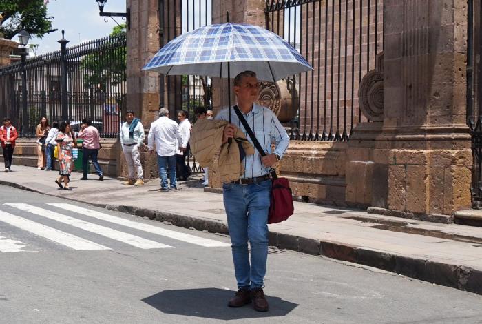 Michoacán inicia la semana con 45°C y rachas de viento