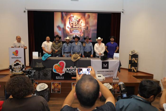 Michoacán recibe la Tercera Reunión Nacional Vaqueros Monarca