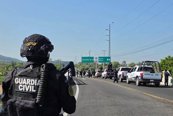 Michoacán recupera el libre tránsito tras operativo que dejó 15 detenidos, señala Bedolla