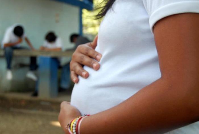 Michoacán reduce 29% embarazos en adolescentes