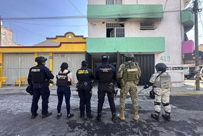Morelia: Reportan incendio en una casa de Lomas del Valle y policías descubren narcolaboratorio