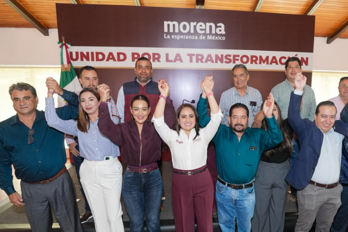 Morenistas, jefes de tenencia, empresarios y líderes transportistas van con Gladyz Butanda por Morelia