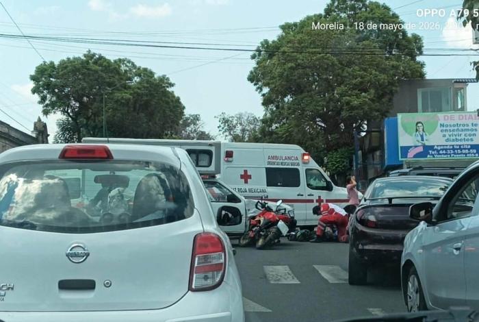 Moto y camioneta chocan en Calzada Ventura Puente; hay un herido