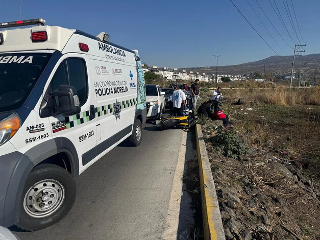  Motociclista es atropellada por camioneta en Villas del Pedregal, Morelia