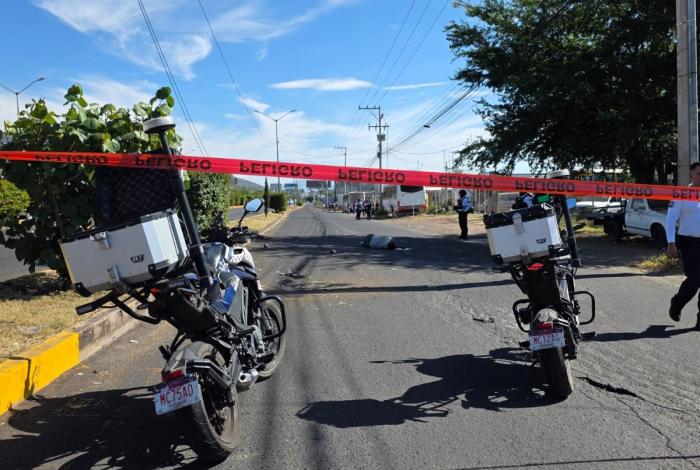 Motociclista muere al ser impactado por un automóvil en Zamora
