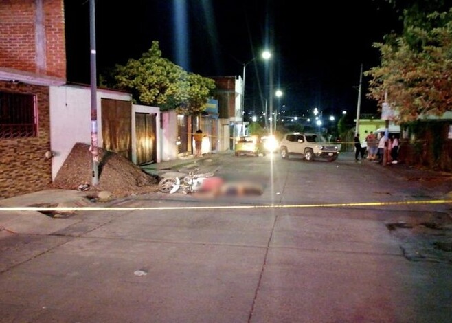 Motociclista muere atropellado por una grúa en Torreón Nuevo, en Morelia