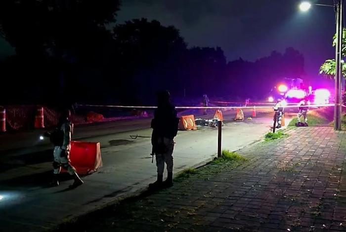 Motociclista muere atropellado por camión urbano en el Libramiento de Uruapan