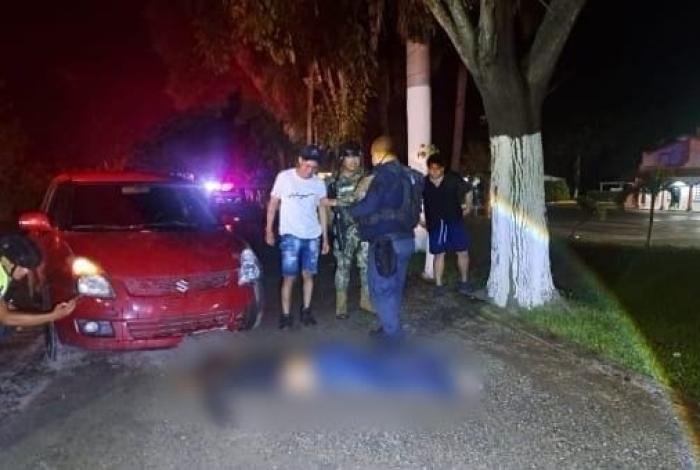 Motociclista pierde la vida en un trágico accidente en la carretera Lázaro Cárdenas-La Mira