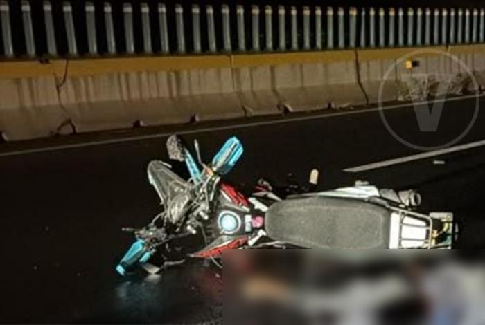 Motociclista pierde la vida tras derrapar en la autopista Siglo XXI