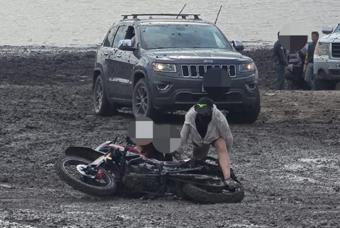 Motociclista queda herido tras accidente cerca de la presa de Ticuitaco, en La Piedad