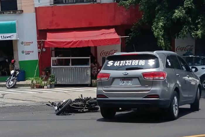 Motociclista y camioneta protagonizan choque en la Madero Oriente de Morelia