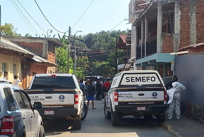 Motosicarios ejecutan a un albañil en la comunidad de Caltzotzin, en Uruapan