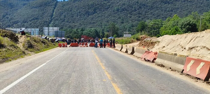 Movilización indígena en Michoacán con bloqueo en carreteras