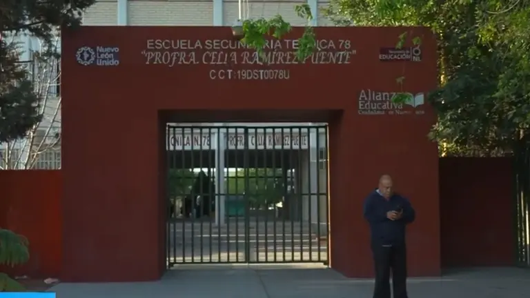 Movilización policial en secundaria de Nuevo León, tras amenaza de alumno con arma de fuego