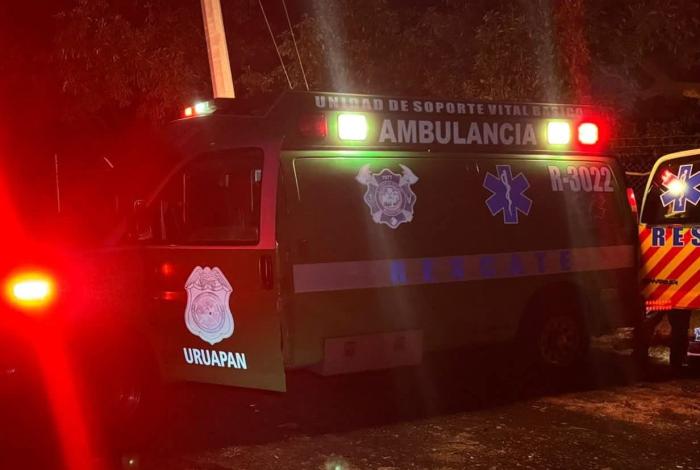 Mu3r3 mujer tras caer con su cuatrimoto a un estanque en Uruapan