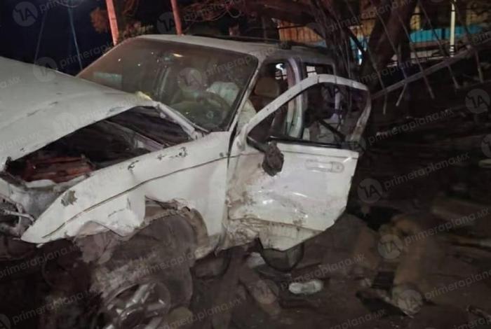 Mu3re adolescente tras estampar su auto en un kinder de Uruapan