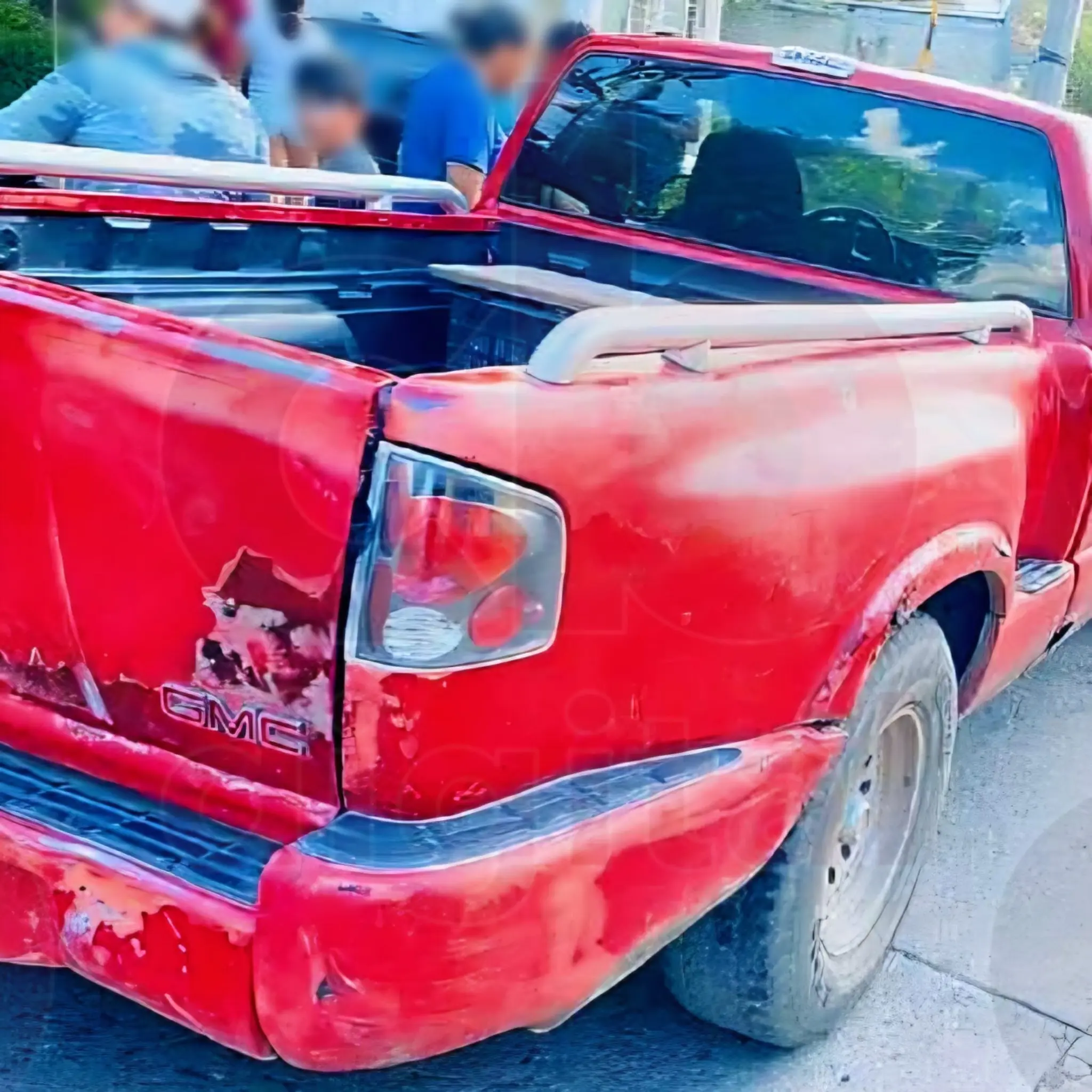 Mueren tres mujeres por intentar ganarle el paso al tren