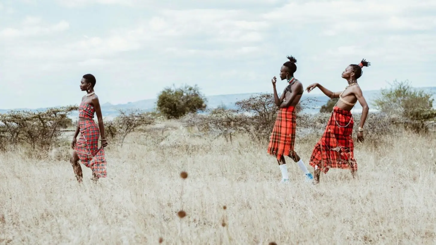 Mujer “desaparecida” es encontrada con tribu africana en Escocia