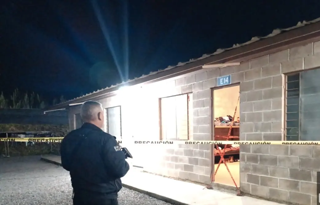 Mujer encuentra muerto a su marido en albergue de Purépero