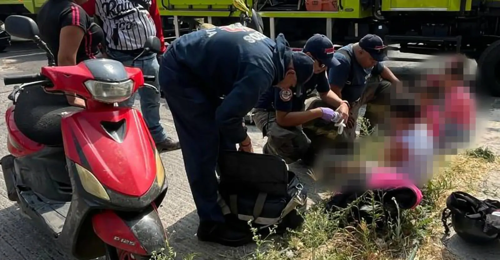 Mujer y tres menores lesionados en choque de moto en Morelia