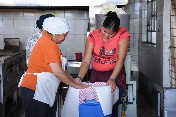 Mujeres alcanzan equidad histórica en la participación de la economía local