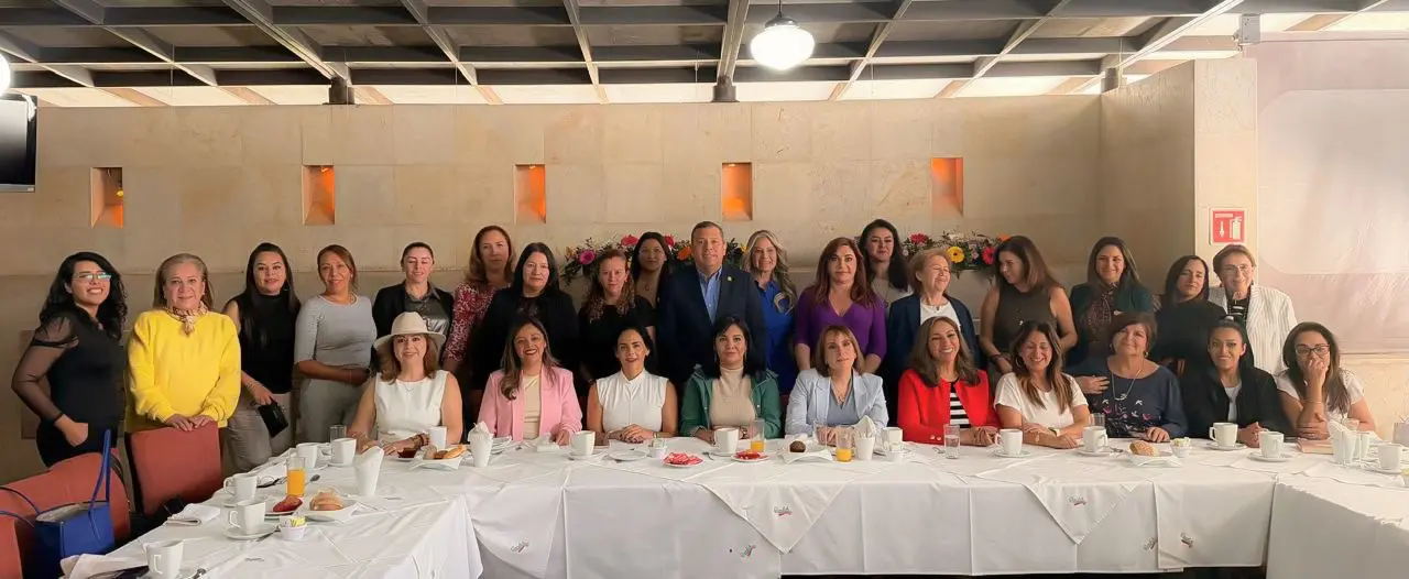 Mujeres empresarias son motor de la economía en Michoacán: JC Barragán