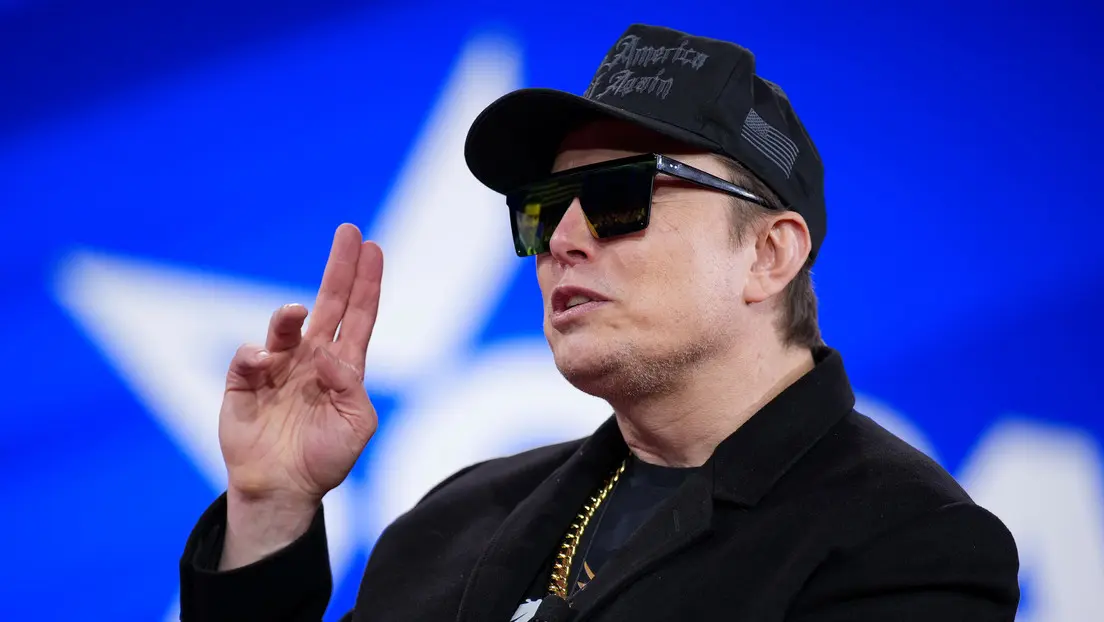 Musk responde a criticas sobre su nuevo partido