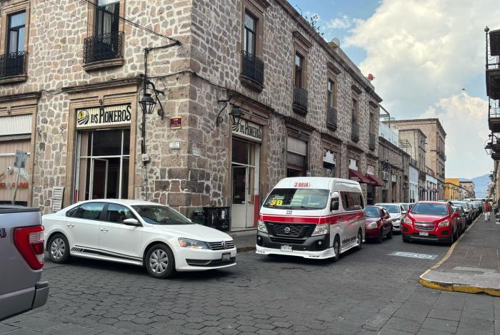 No más multas a automovilistas de Michoacán, Bedolla firma decreto