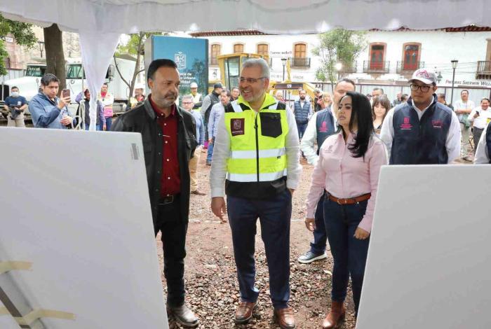  Obra en plaza Gertrudis Bocanegra conserva el encanto de Pátzcuaro: Bedolla