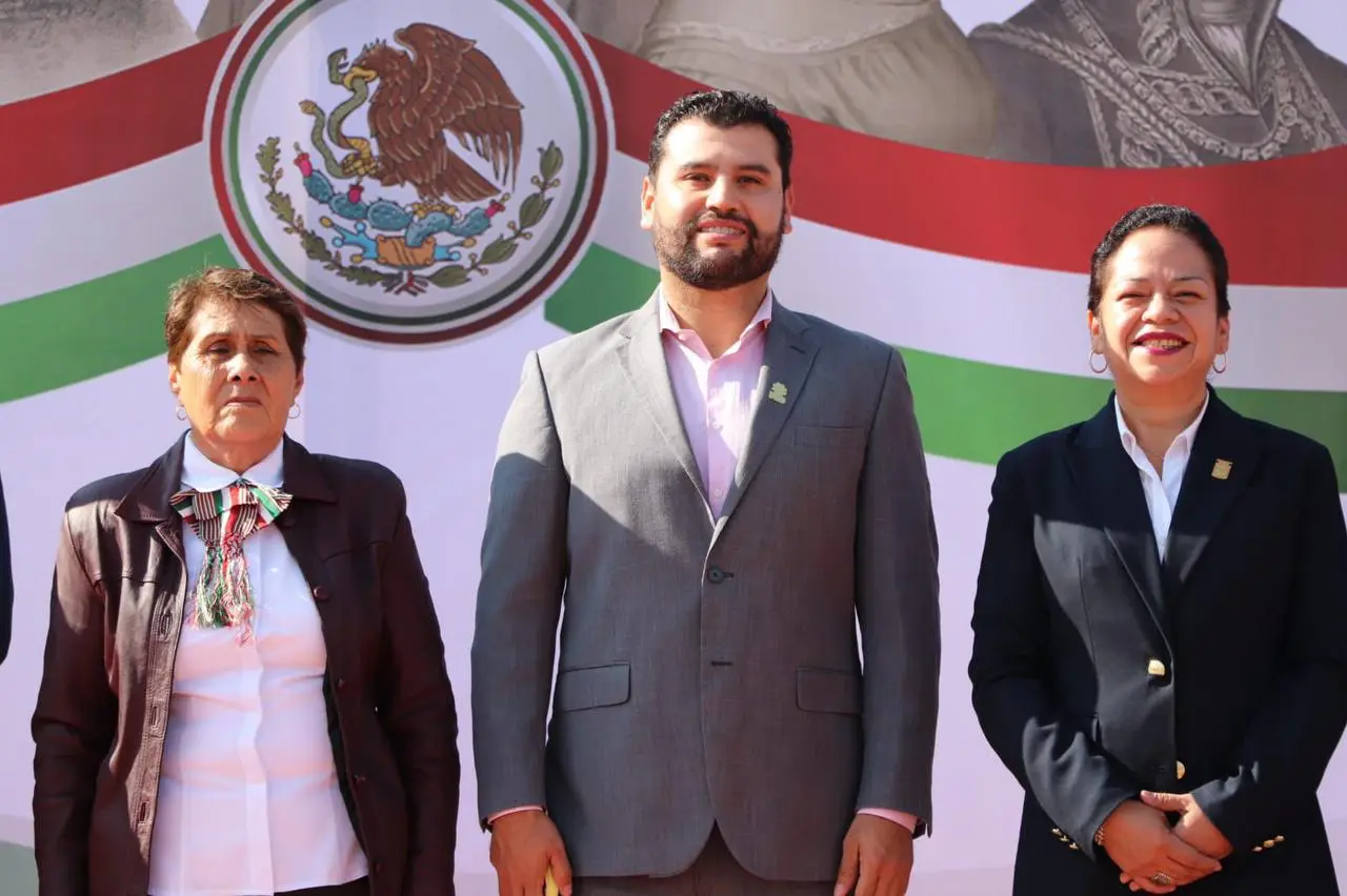  Octavio Ocampo llama a la unidad nacional en el marco del 215 aniversario de la Independencia de México