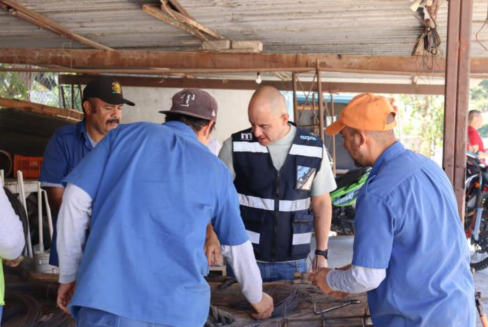 Ooapas fortalece la fabricación de tapas y registros de alcantarillado para mejorar la atención a reportes