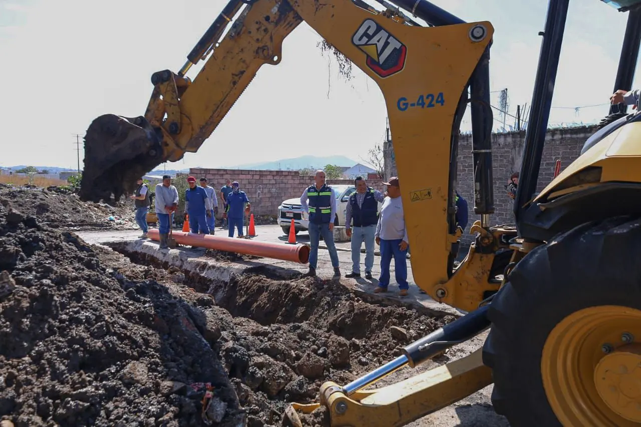 Ooapas reemplaza 20 metros de tubería sanitaria en la colonia Lago I