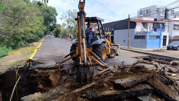 OOAPAS repara fuga en línea de distribución que abastece a 9 colonias