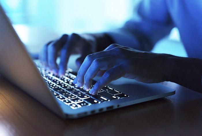 Orden de aprehensión contra responsable de ataques al honor a servidor público a través de medios cibernéticos: FGE