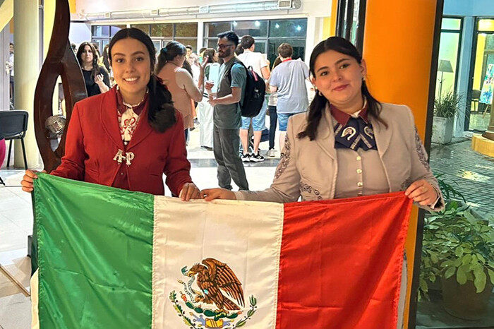  ¡Orgullo michoacano! Alumnas del Cecytem ganan máximo galardón en concurso de ciencia